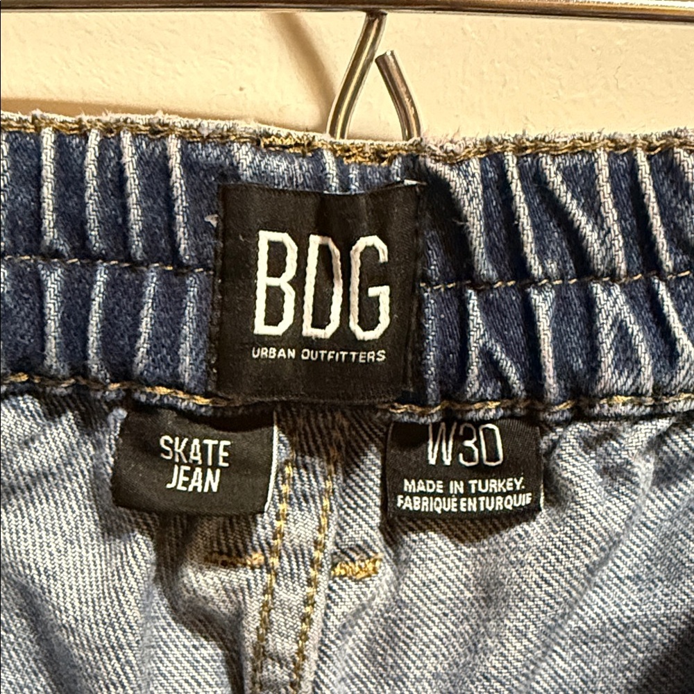 BDG Relaxed Fit Denim Cargo Jeans - Picture 2 of 5